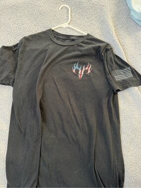 Black Short-Sleeve Men's Graphic Tee with American Flag Motif